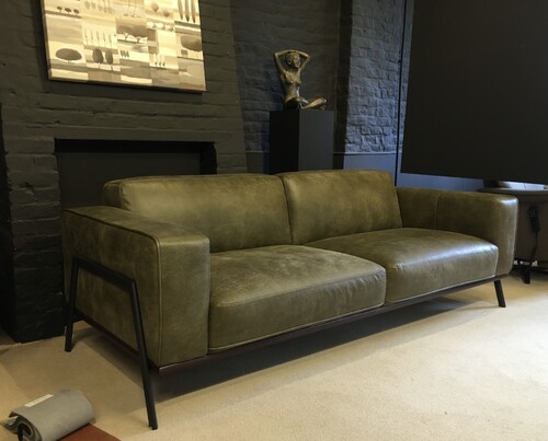 Zetel BIARITS  in leder 2.5 zit
Normale prijs 2686.00€
                  Nu 1343.00€